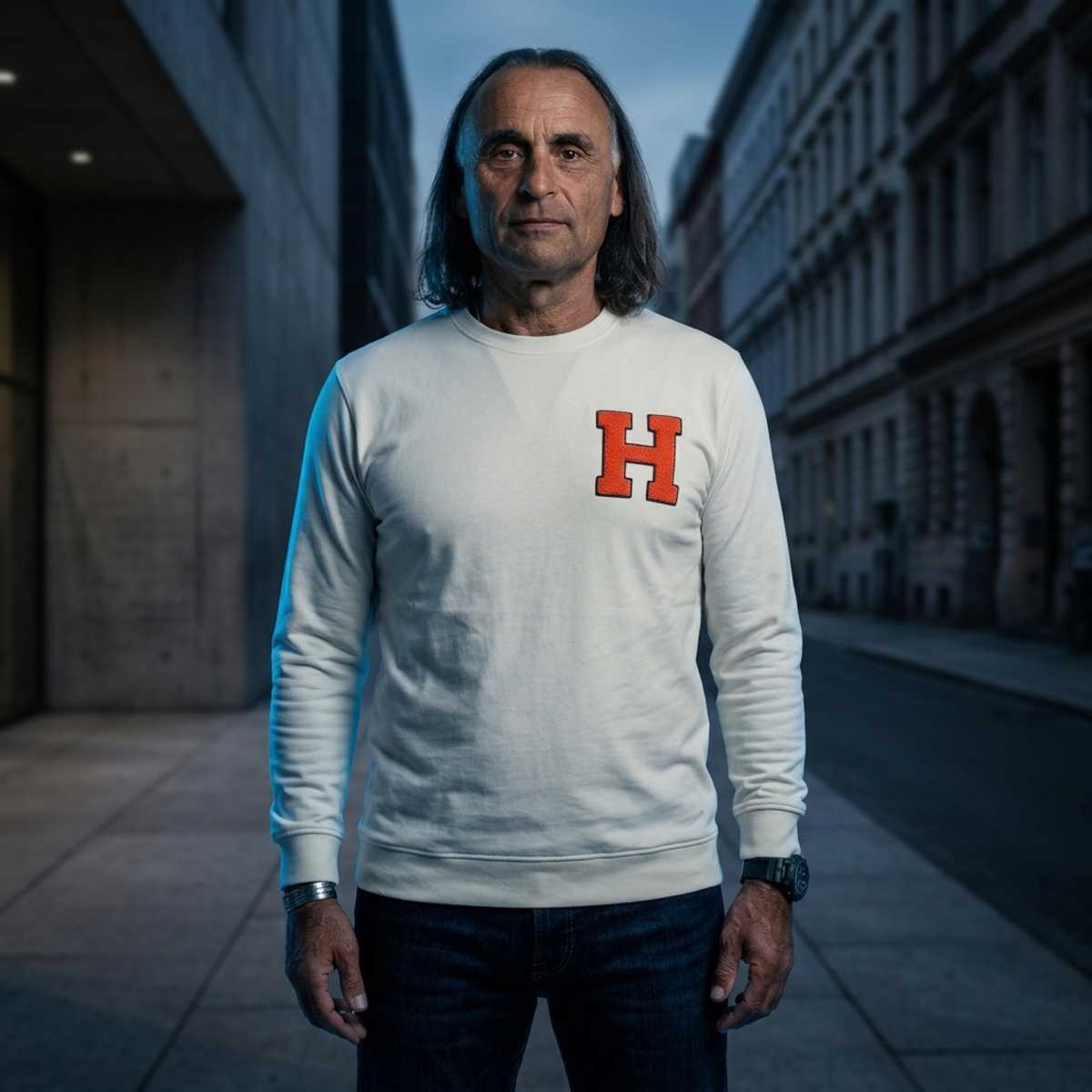 Sweatshirt - Chenille H