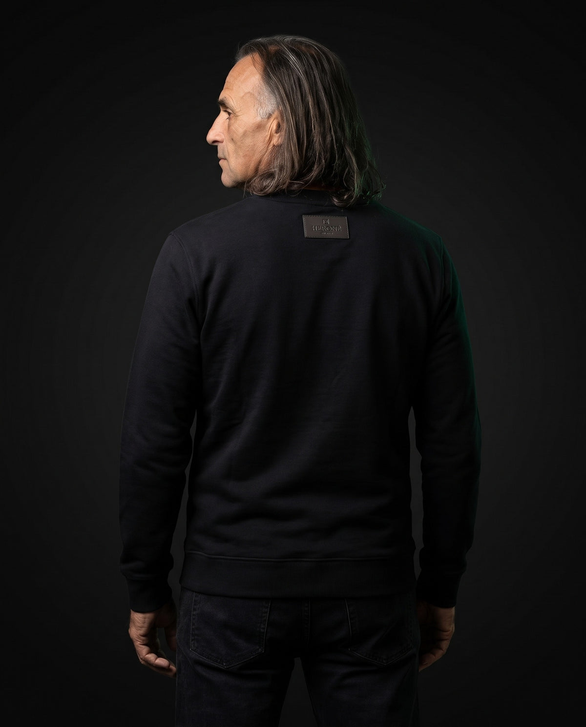 Herone Milano Pullover - Sigillo in Schwarz, Rückseite mit Lederlabel