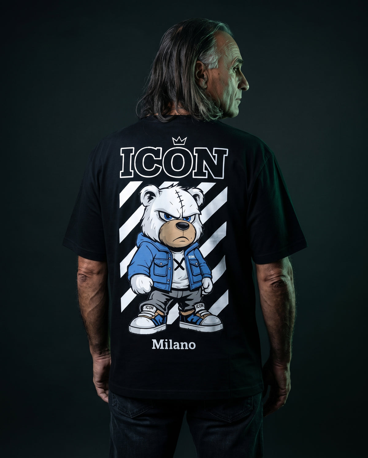 Icon Milano T-Shirt Urban Bear in Schwarz, Rückenansicht mit großem Bear-Print